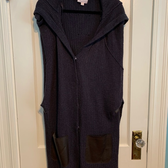 Liz Claiborne Argyle Sweater - Picture 4 of 5